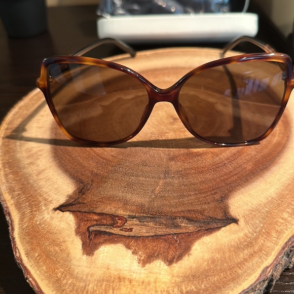 Jimmy Choo over size women’s sunglasses